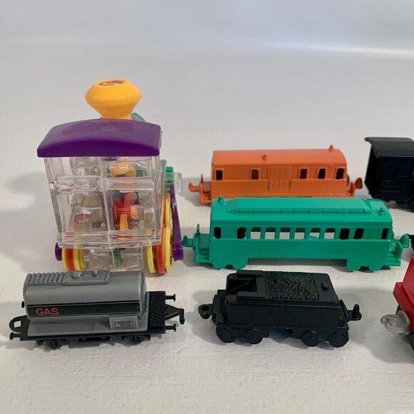 Toy Train Engines Mixed Lot Of 9 Cast Iron Locomotive Engine Passenger Coal Soma - Picture 14 of 16